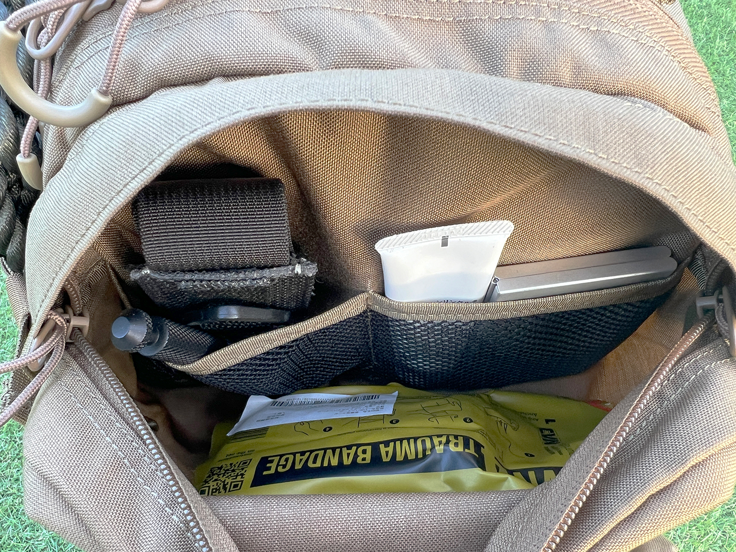 パッカブル バックパック
LIGHTWEIGHT 
PACKABLE BACKPACK 