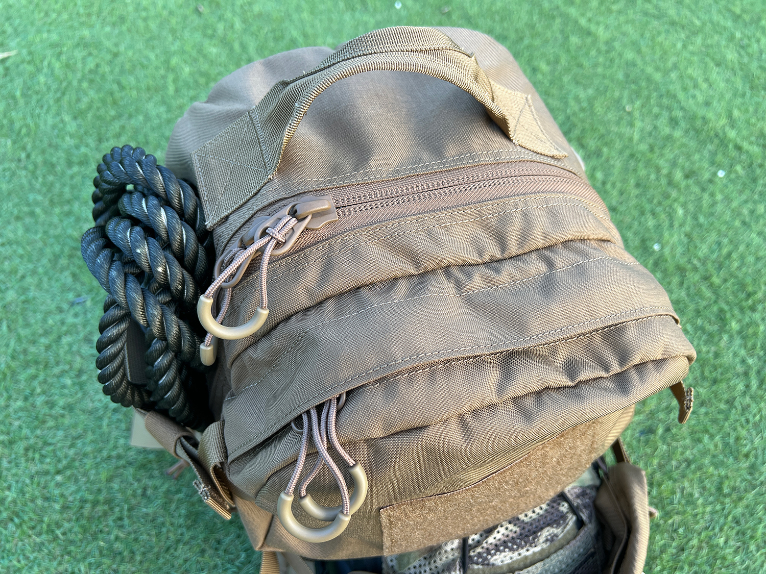 パッカブル バックパック
LIGHTWEIGHT 
PACKABLE BACKPACK 