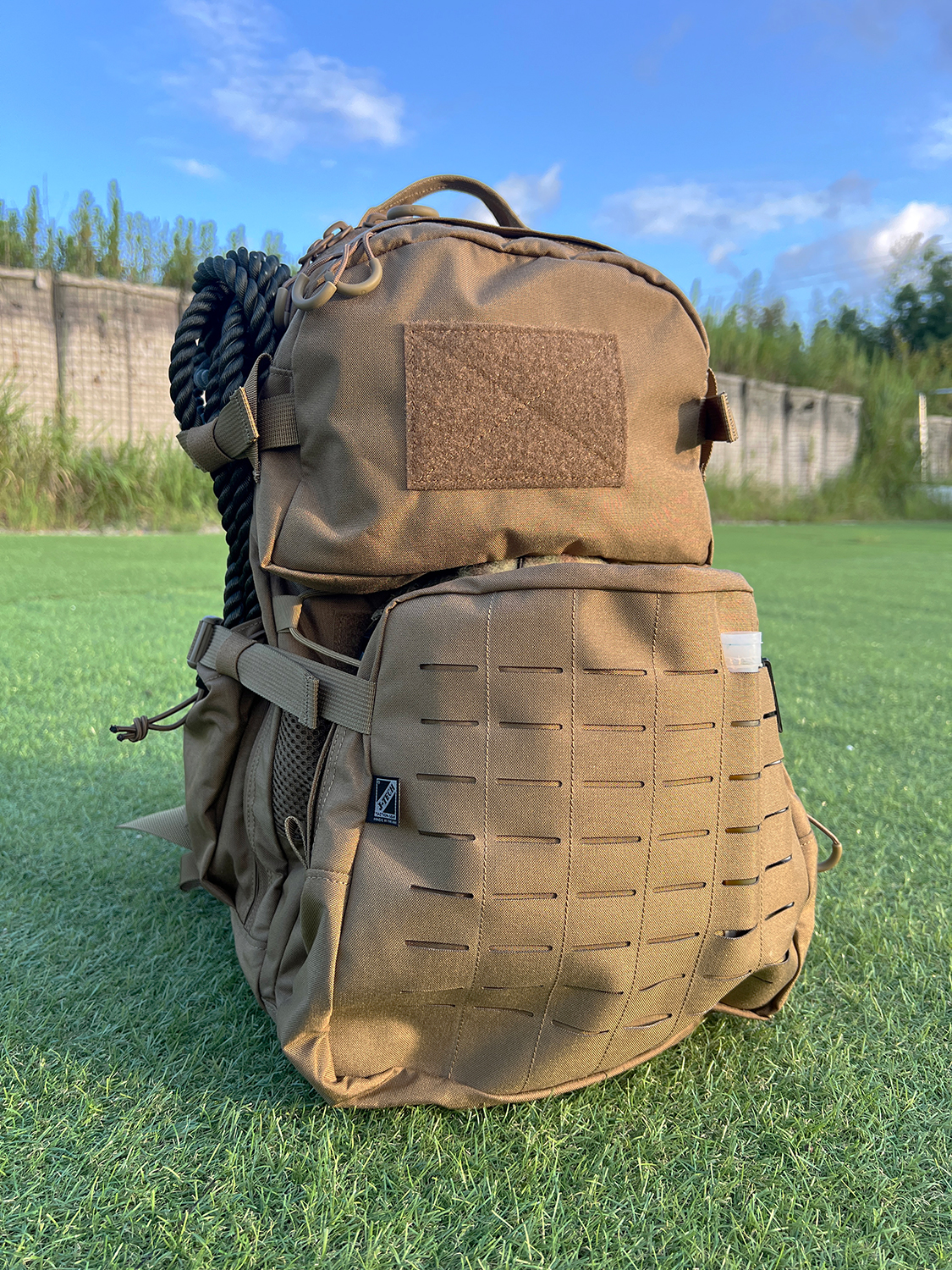 パッカブル バックパック
LIGHTWEIGHT 
PACKABLE BACKPACK 