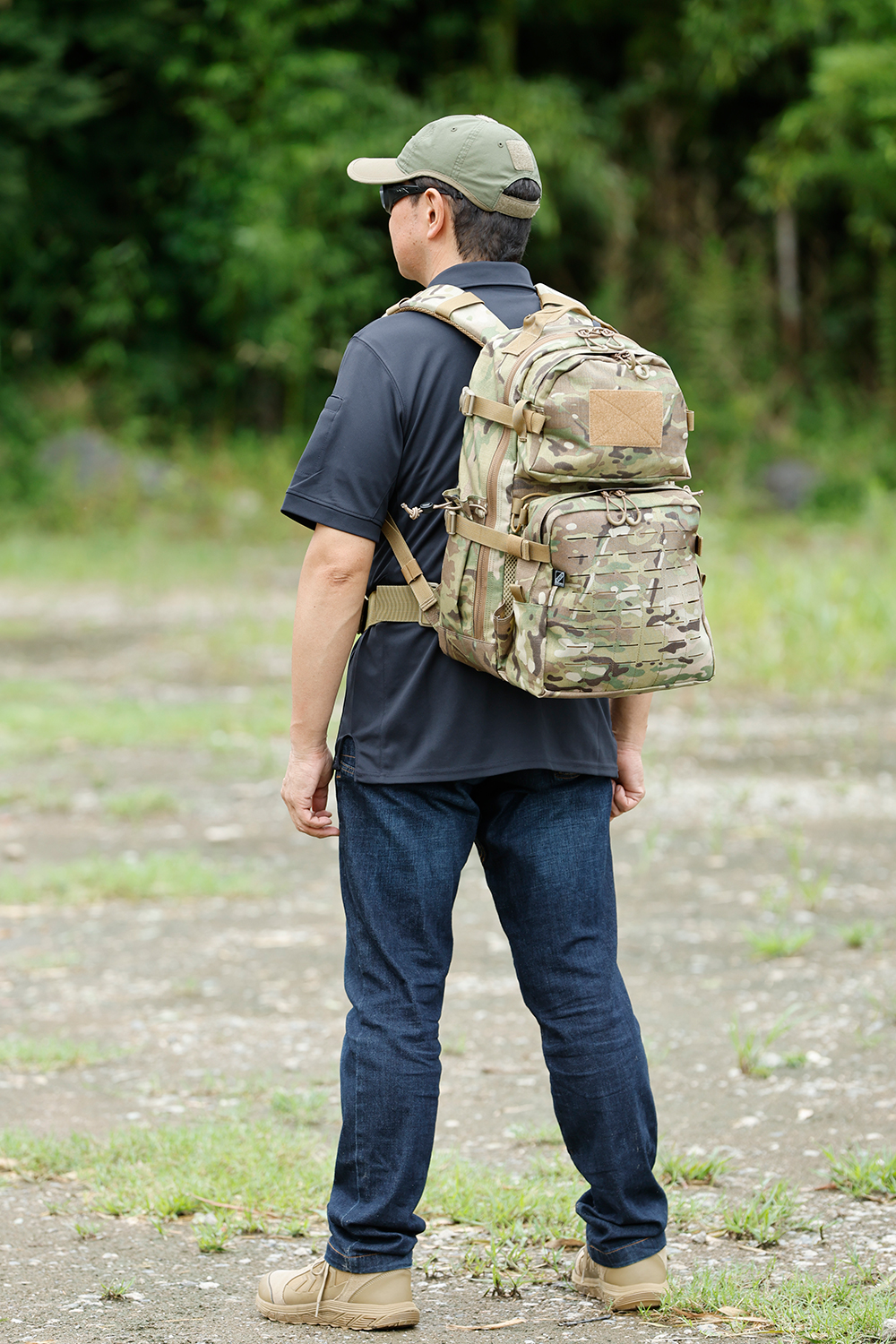 パッカブル バックパック
LIGHTWEIGHT 
PACKABLE BACKPACK 