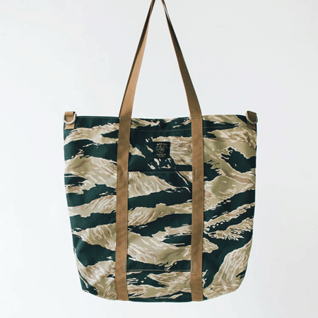 SUPPLY SECTION OORAH/オーラ！ LILLY TOTE BAG